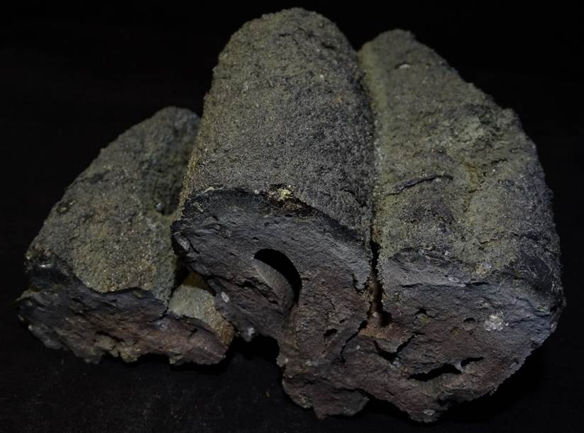 Ein Bild, das Rock, Schokolade, Stein enthält.
Automatisch generierte Beschreibung